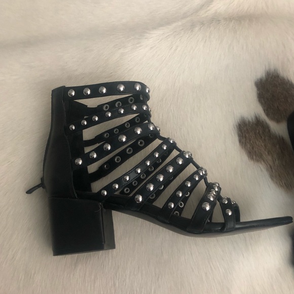 Steve Madden studded Sandal - Picture 2 of 4